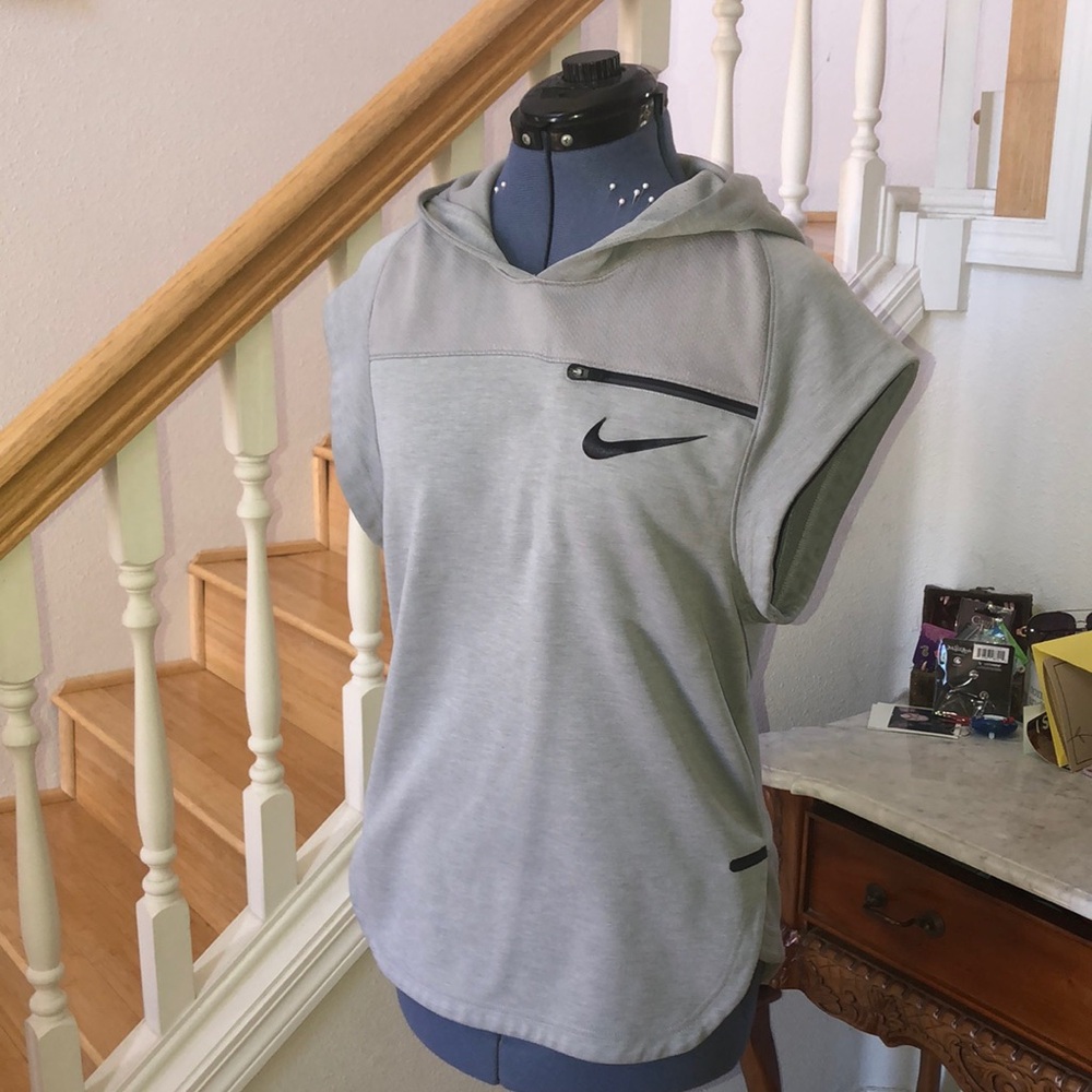 Nike Basketball Size Small Grey Sleeveless Hoodie